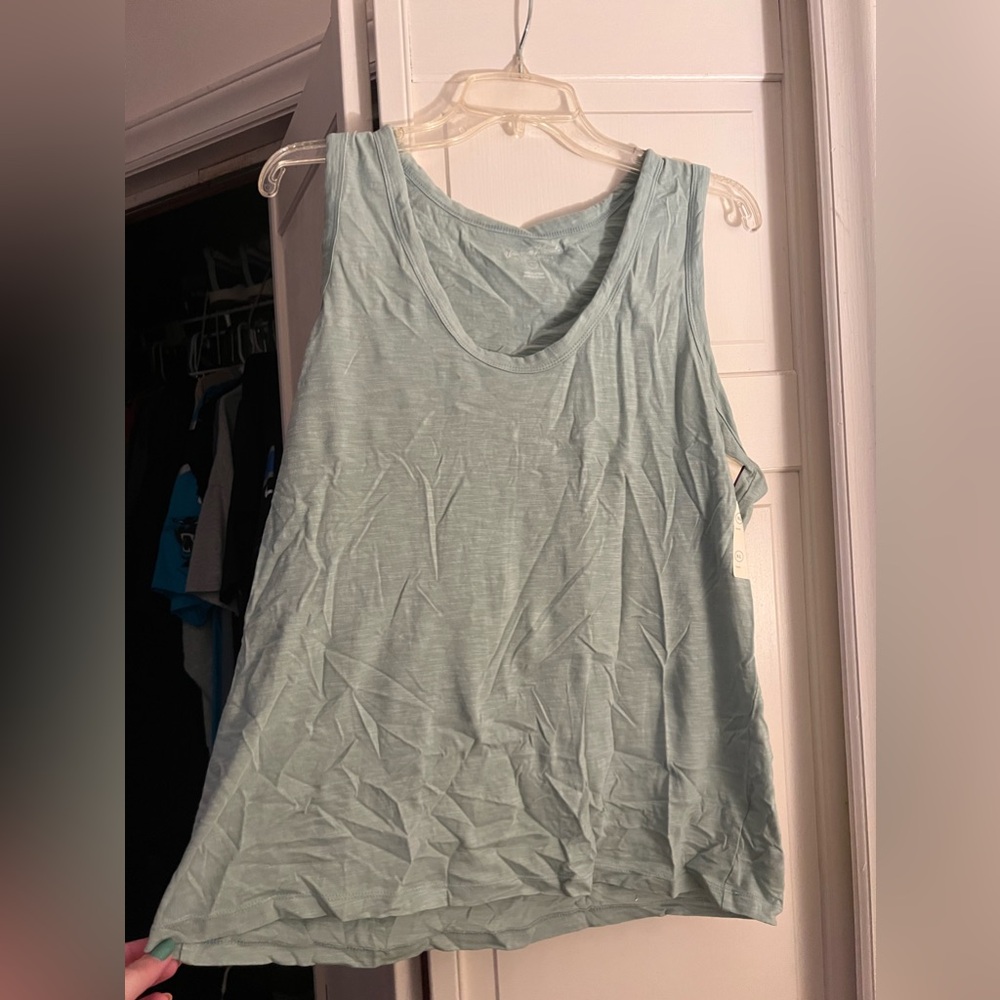Universal thread tank top XL